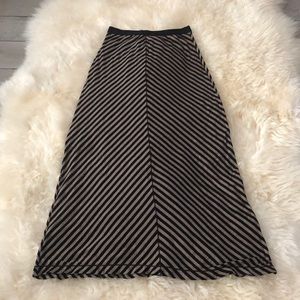 Max studio women black and beige long maxi skirt